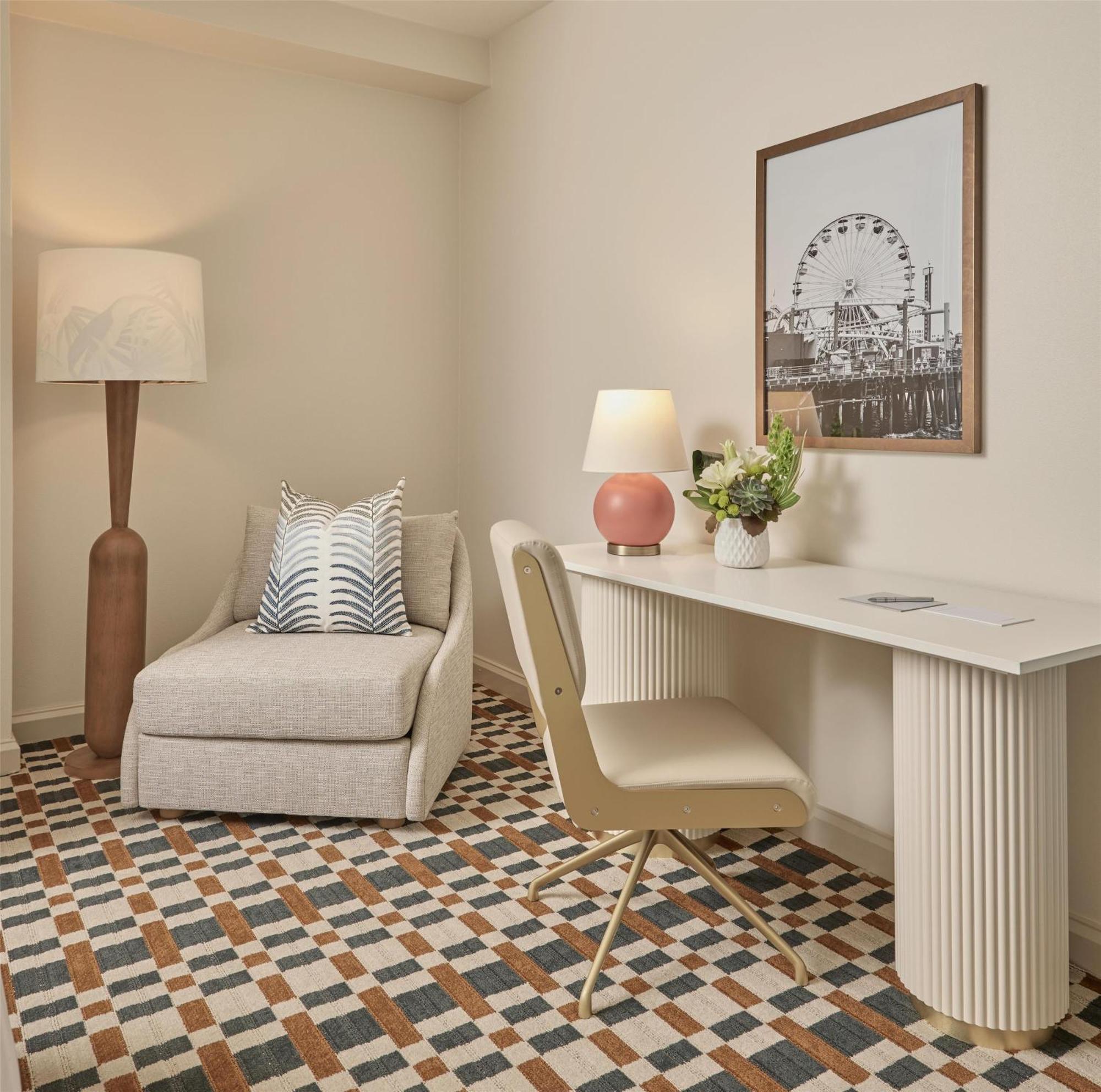 Hyatt Centric Delfina Hotel 4*