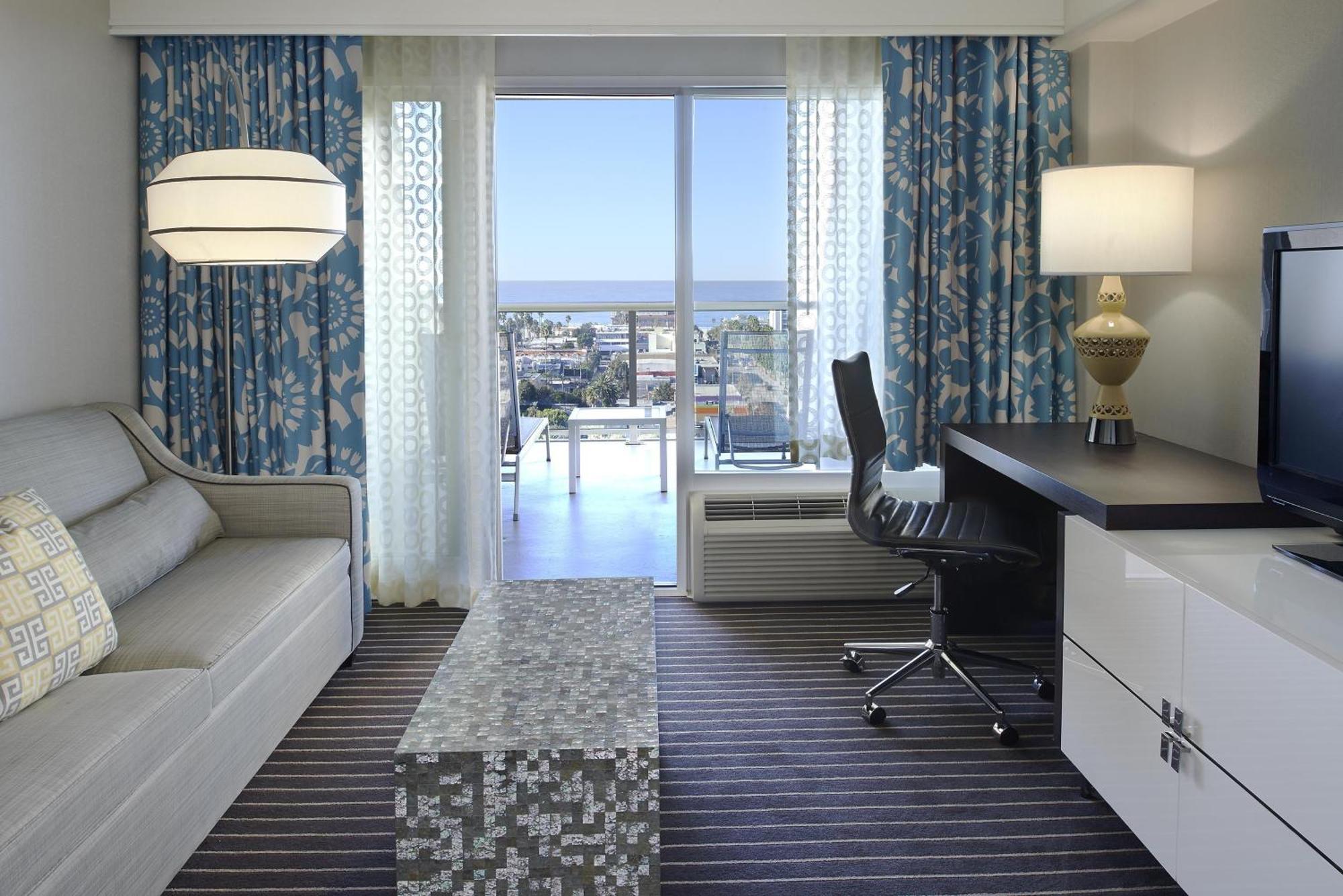 Hyatt Centric Delfina Hotel 4*